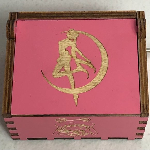 Sailor Moon Pink Hand Crank Wooden Music Box - Picture 2 of 10